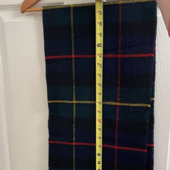 100% Pure Lambswool Great Britain Holiday Tartan Plaid Scarf - Picture 9 of 9